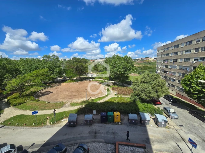 Apartamento T4 para Venda em Santo António dos Cavaleiros e Frielas Foto 5