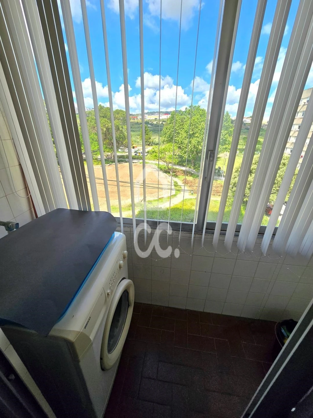Apartamento T4 para Venda em Santo António dos Cavaleiros e Frielas Foto 12