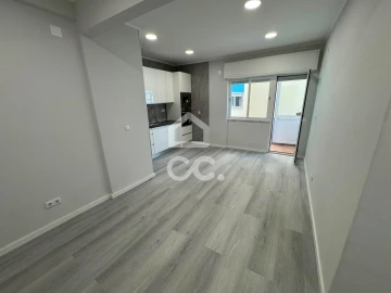 Apartamento T1 para Venda em Venteira