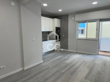 Apartamento T1 para Venda em Venteira