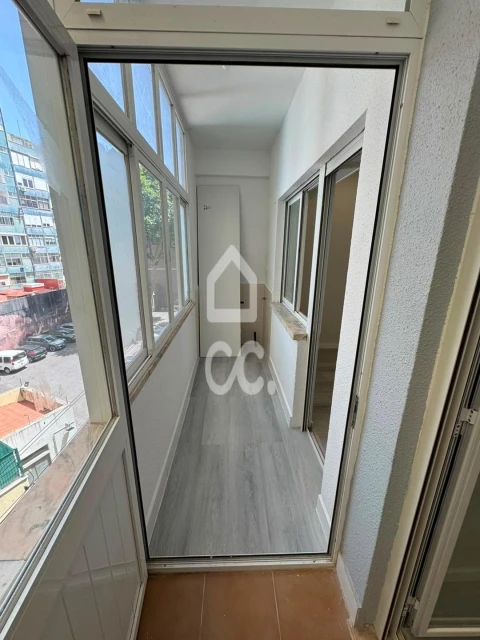 Apartamento T1 para Venda em Venteira