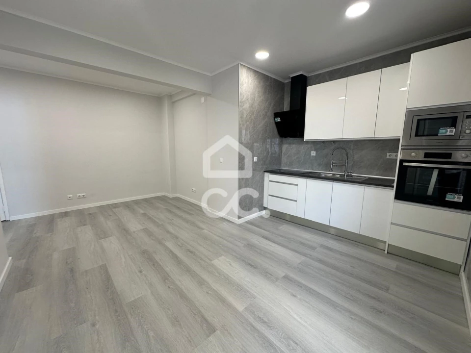 Apartamento T1 para Venda em Venteira Foto 1