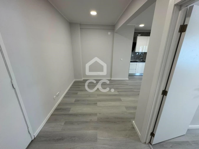 Apartamento T1 para Venda em Venteira Foto 7
