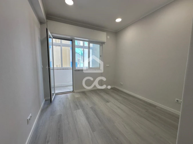 Apartamento T1 para Venda em Venteira Foto 12