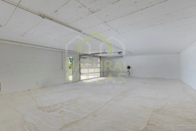 Moradia T3 para Venda em Santa Barbara de Nexe