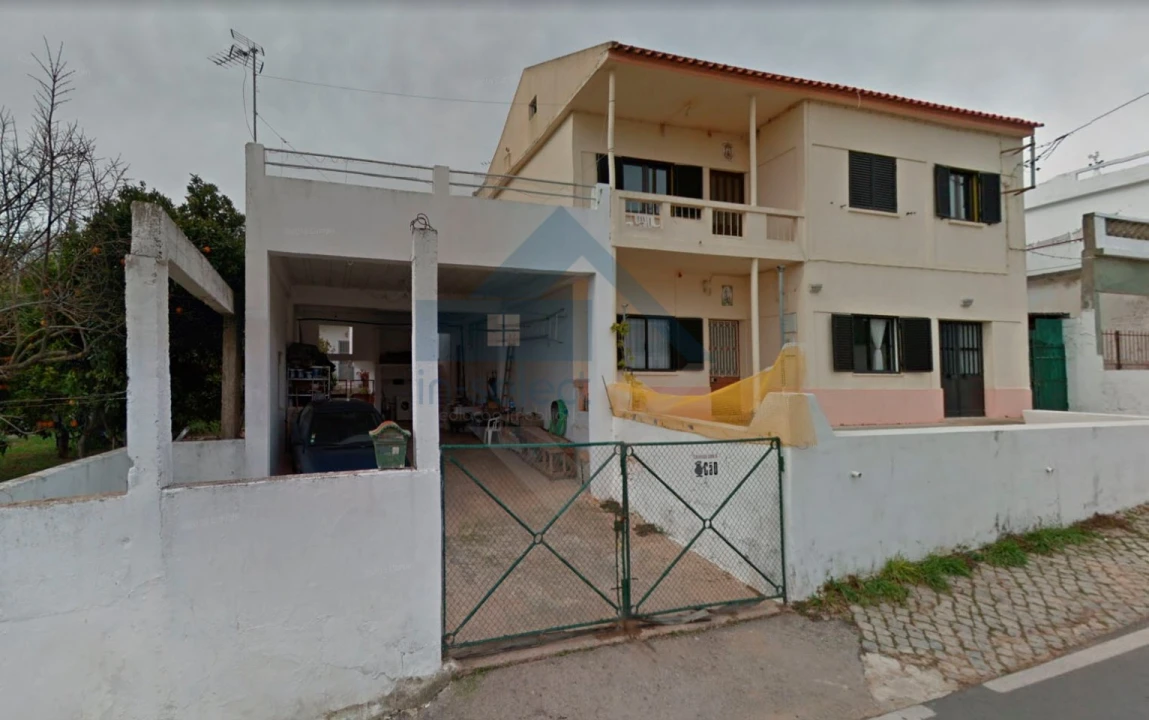 Moradia T4 para Venda em Loule (São Sebastião) Foto 1