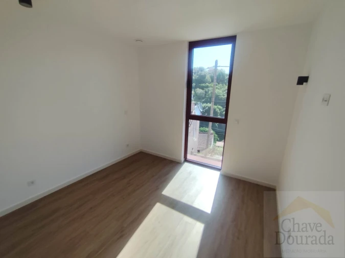Apartamento T2 para Venda em Santo Antonio dos Olivais Foto 12