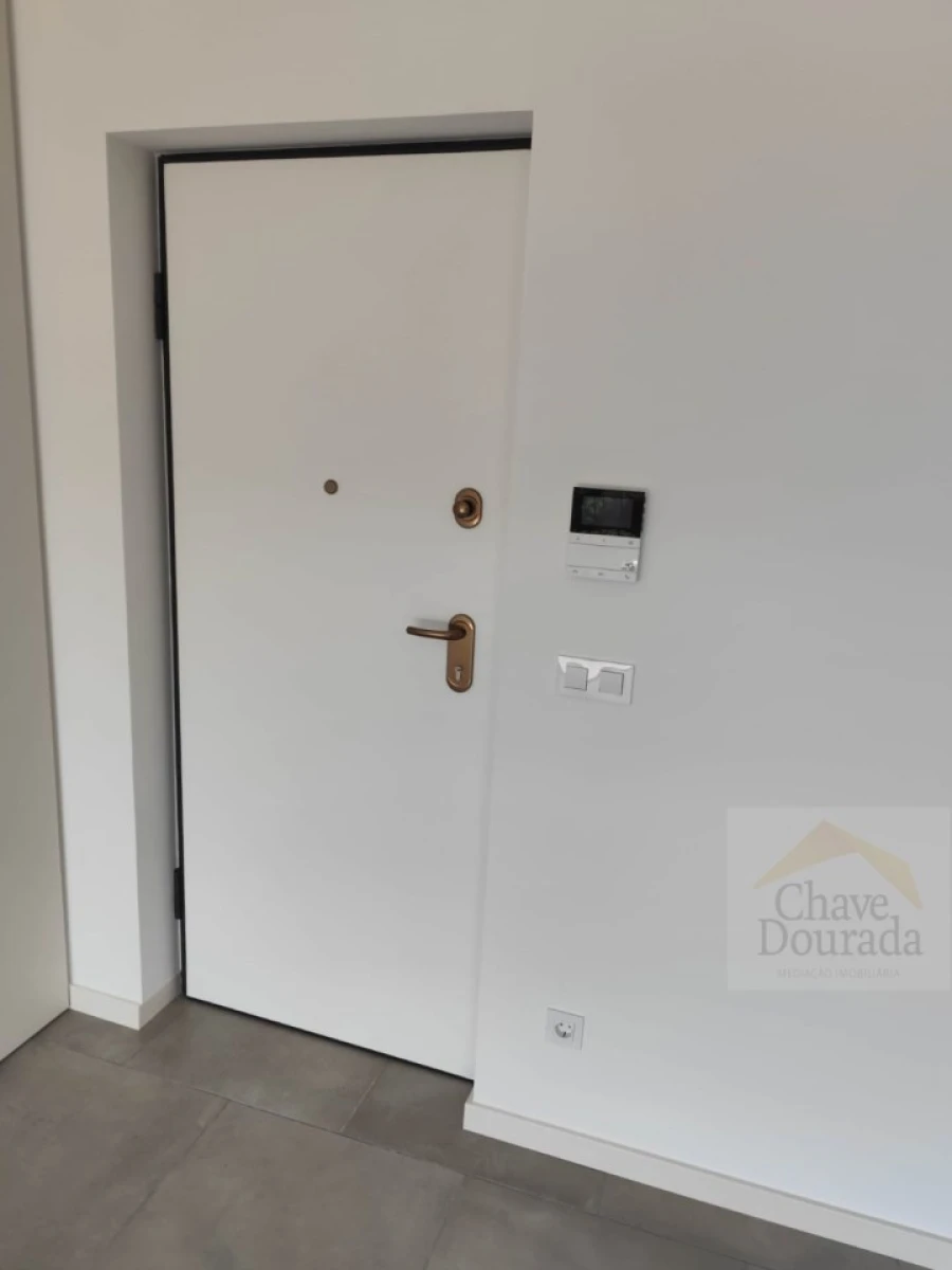 Apartamento T2 para Venda em Santo Antonio dos Olivais Foto 16