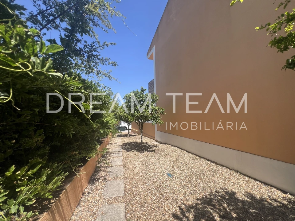 Moradia T4 para Venda em Gambia-Pontes-Alto da Guerra Foto 45