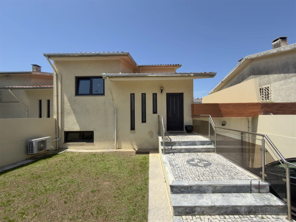 Moradia T3 para Venda em Mindelo Foto 3