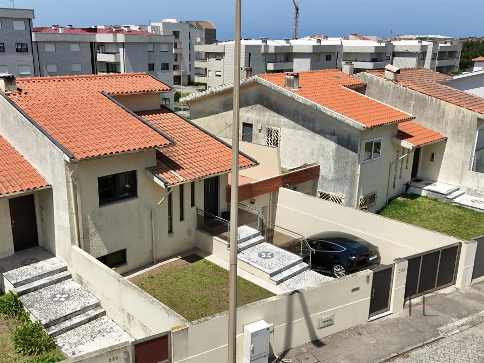 Moradia T3 para Venda em Mindelo Foto 2