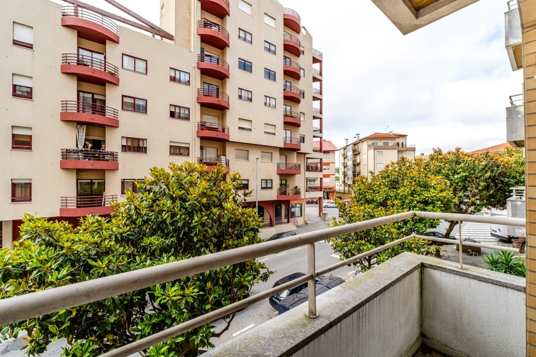 Apartamento T2 para Venda em Rio Tinto Foto 3