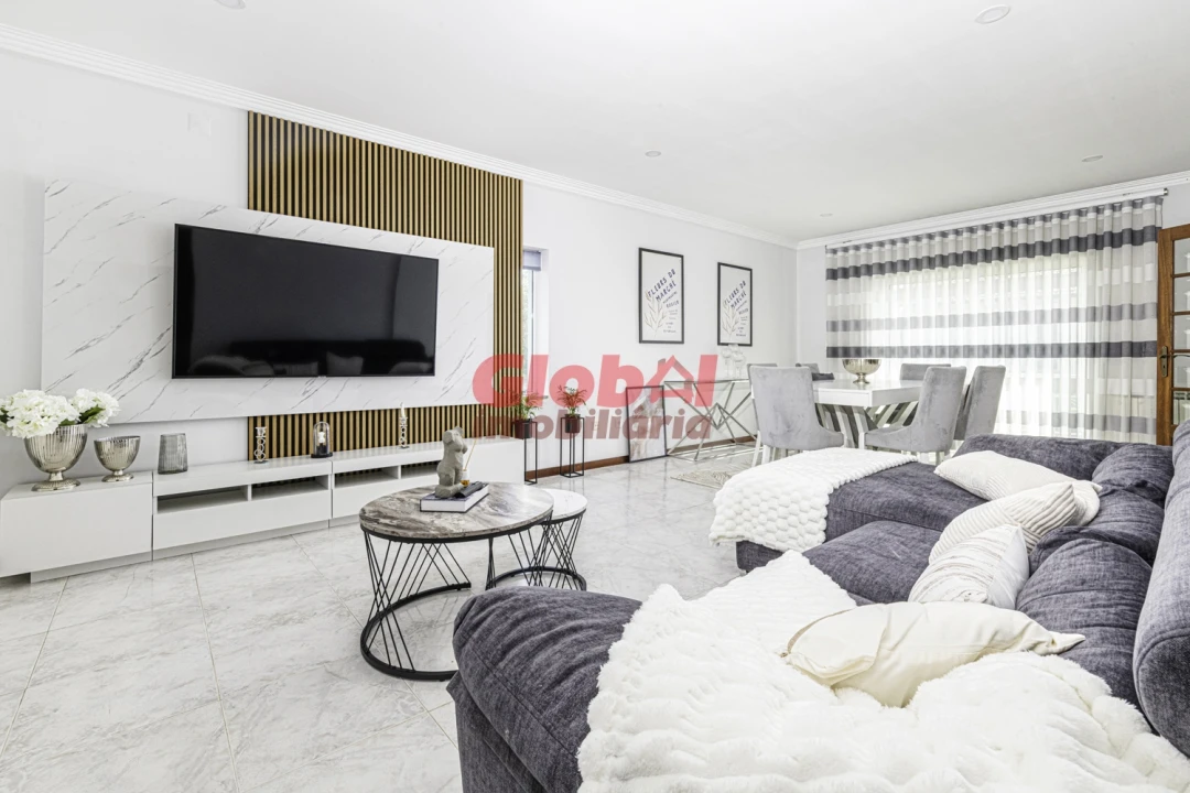 Moradia T4 para Venda em Rio de Loba Foto 1
