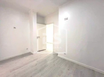 Moradia T2 para Venda em Funchal (São Pedro)