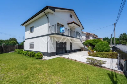 Moradia T5 para Venda em Soutelo