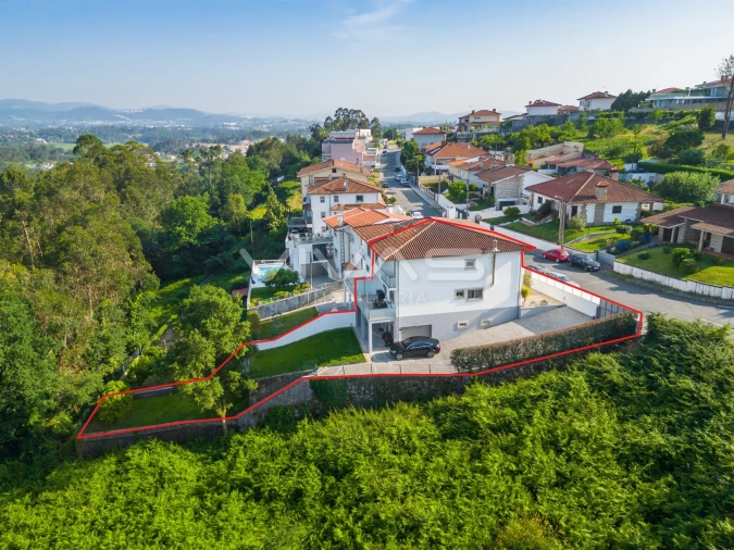 Moradia T3 para Venda em Vila Verde e Barbudo Foto 3