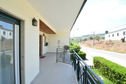 Moradia T3 para Venda em Tortosendo