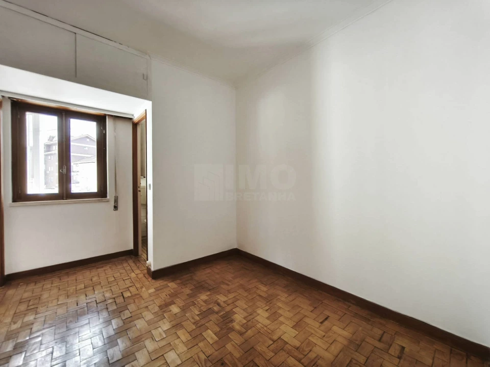Apartamento T4 para Venda em Santo Antonio dos Olivais Foto 8