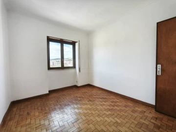 Apartamento T4 para Venda em Santo Antonio dos Olivais