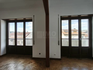 Apartamento T4 para Venda em Santo Antonio dos Olivais