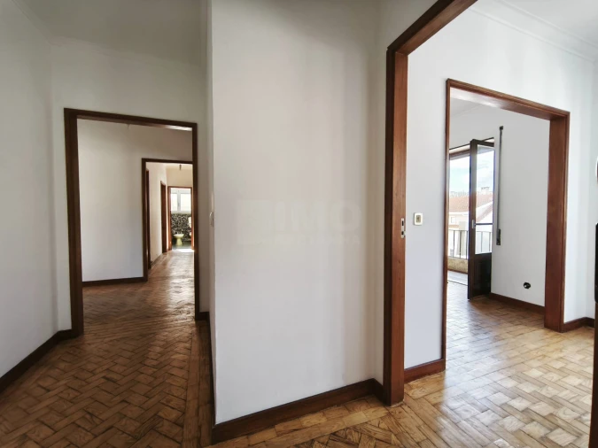 Apartamento T4 para Venda em Santo Antonio dos Olivais Foto 7