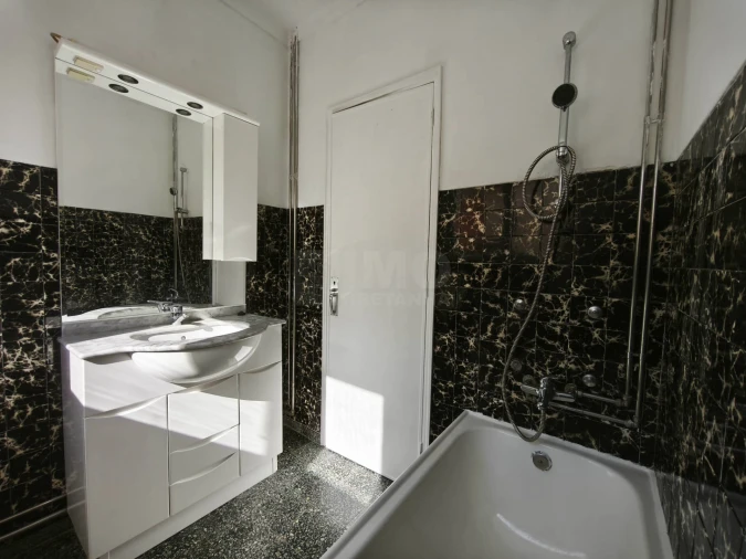 Apartamento T4 para Venda em Santo Antonio dos Olivais Foto 9