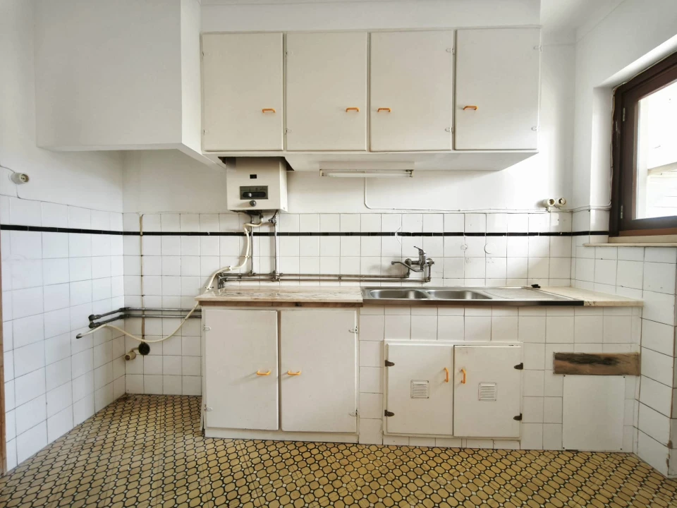 Apartamento T4 para Venda em Santo Antonio dos Olivais Foto 4