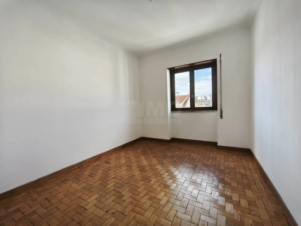 Apartamento T4 para Venda em Santo Antonio dos Olivais Foto 16