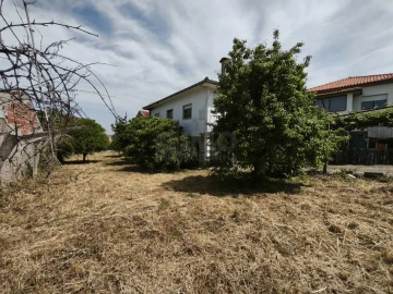 Moradia T4 para Venda em Lousã e Vilarinho