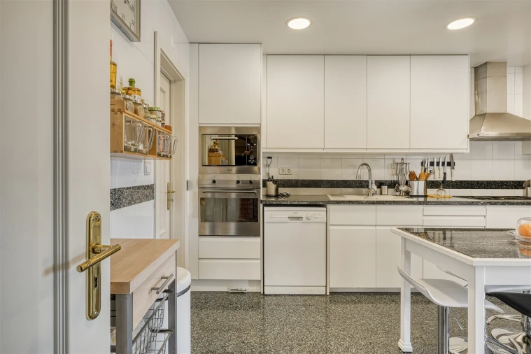 Apartamento T3 para Venda em Alcabideche Foto 11