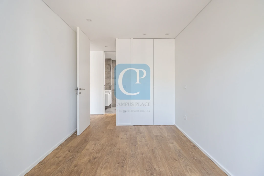 Apartamento T1 para Arrendamento em Paranhos Foto 10