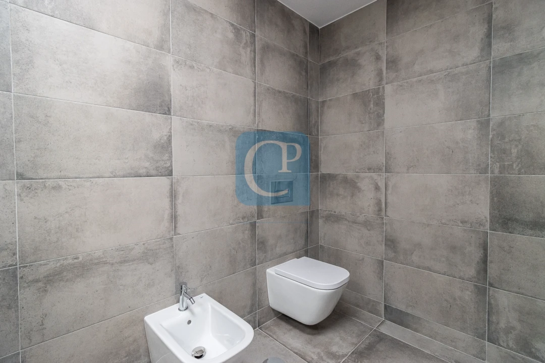 Apartamento T1 para Arrendamento em Paranhos Foto 16