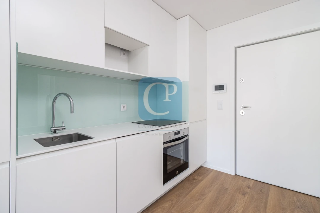 Apartamento T1 para Arrendamento em Paranhos Foto 4
