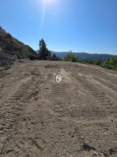 Terreno para Venda em Campelo e Ovil