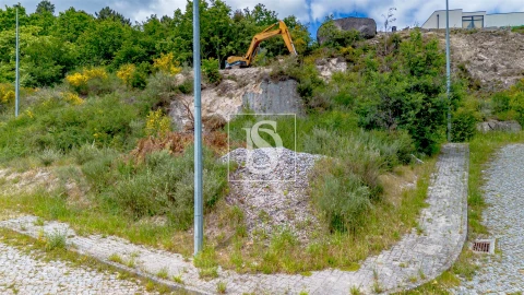 Terreno para Venda em Campelo e Ovil