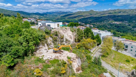Terreno para Venda em Campelo e Ovil