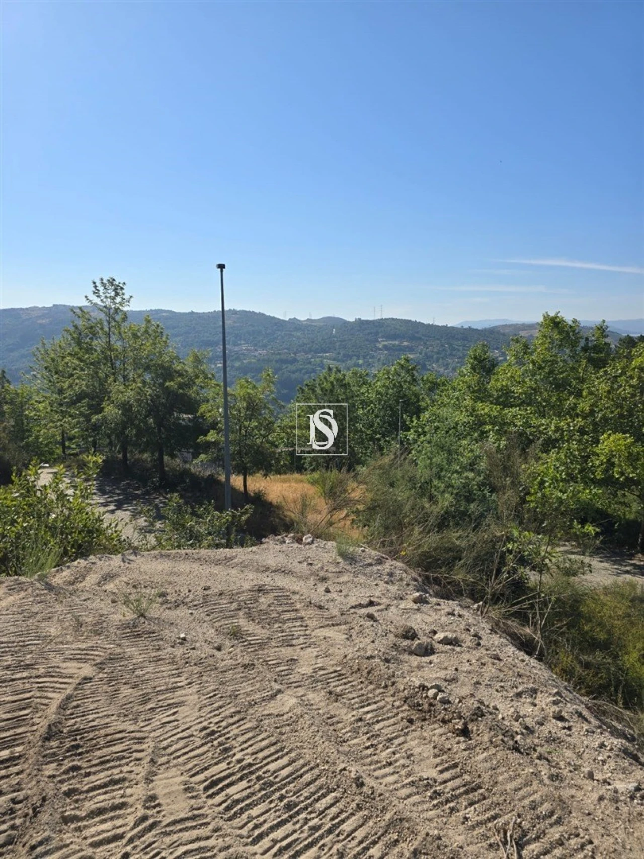Terreno para Venda em Campelo e Ovil Foto 22