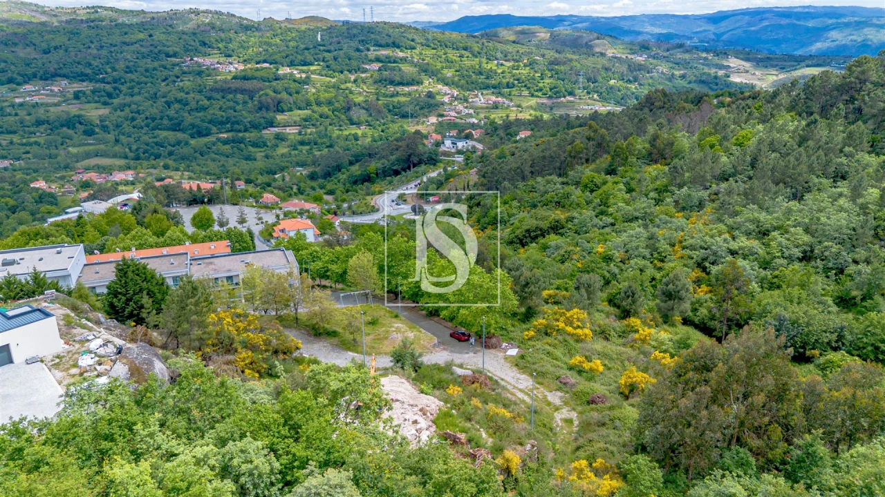 Terreno para Venda em Campelo e Ovil Foto 5