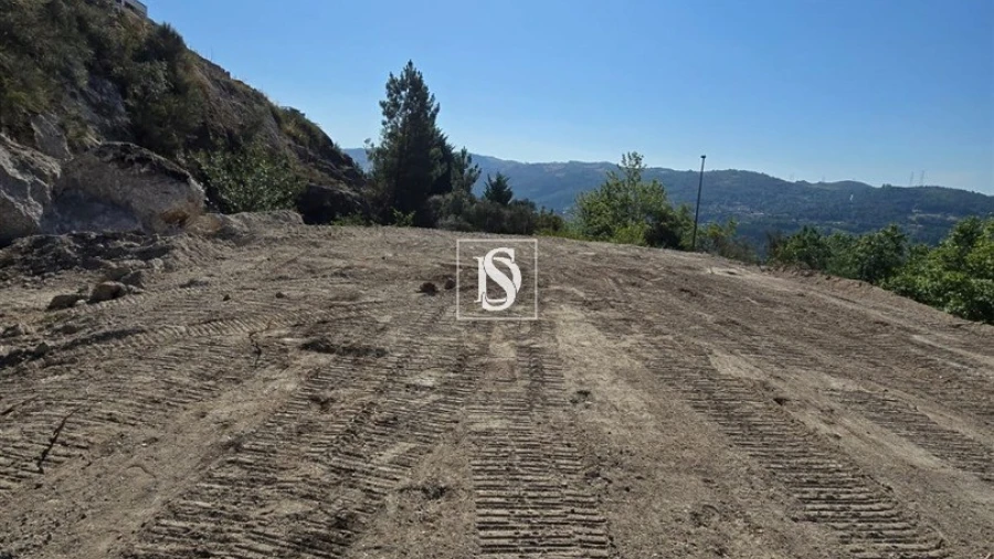 Terreno para Venda em Campelo e Ovil