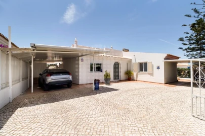 Moradia T2 para Venda em Albufeira e Olhos de Água