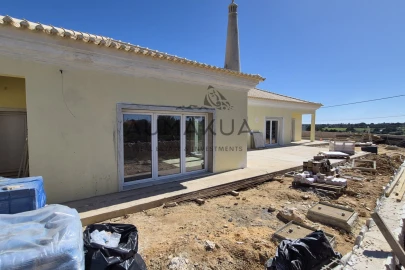 Moradia T3 para Venda em Alcantarilha e Pêra