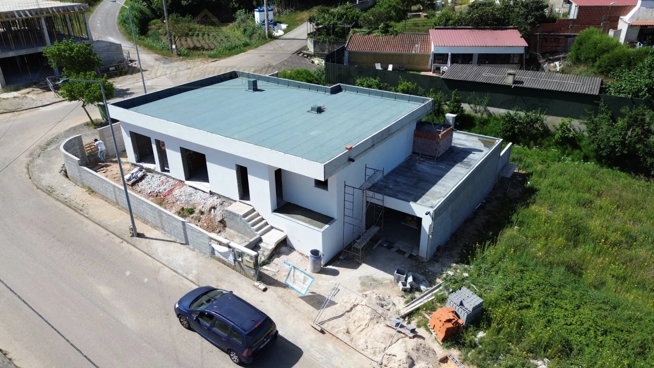 Moradia T3 para Venda em Maxial e Monte Redondo Foto 4