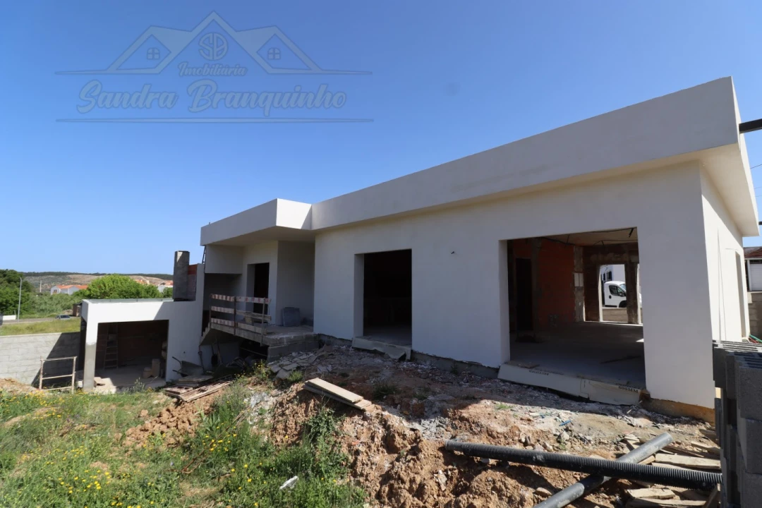 Moradia T3 para Venda em Maxial e Monte Redondo Foto 48