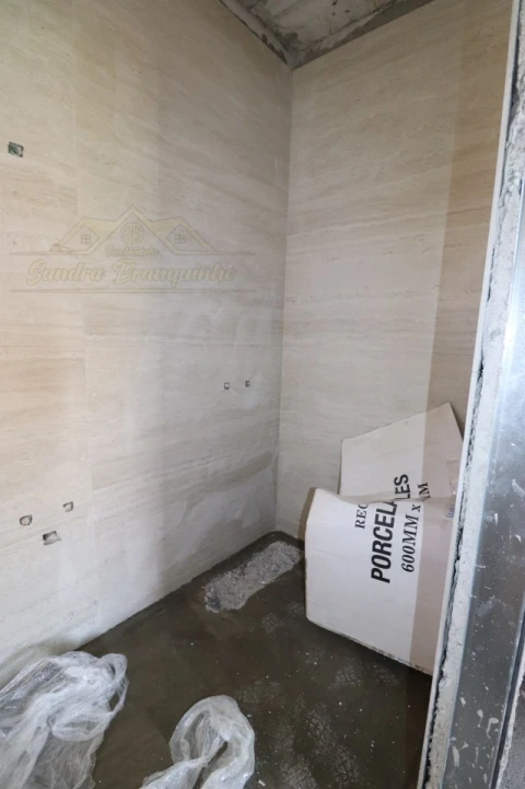 Moradia T3 para Venda em Maxial e Monte Redondo