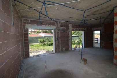 Moradia T3 para Venda em Maxial e Monte Redondo