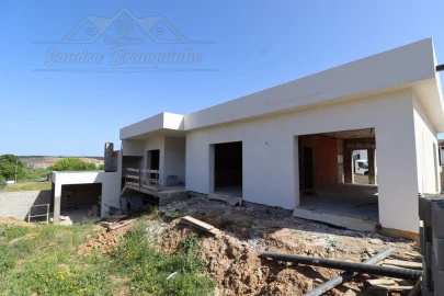 Moradia T3 para Venda em Maxial e Monte Redondo