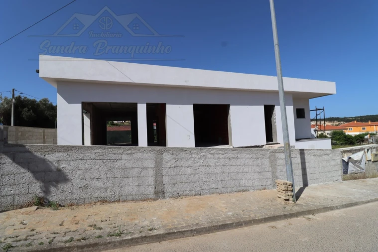 Moradia T3 para Venda em Maxial e Monte Redondo Foto 12