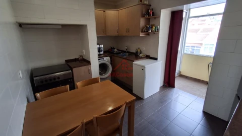 Apartamento T4 para Venda em Areeiro