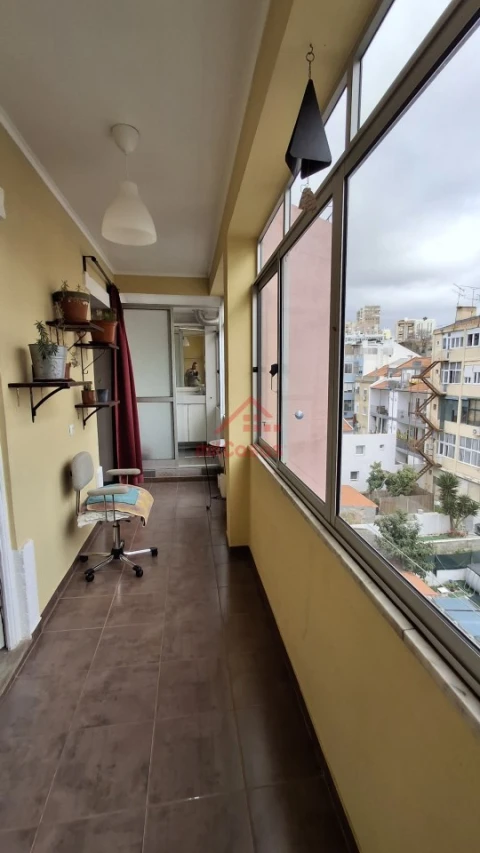 Apartamento T4 para Venda em Areeiro