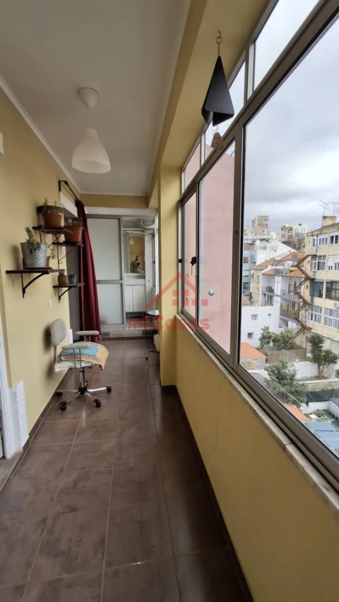 Apartamento T4 para Venda em Areeiro